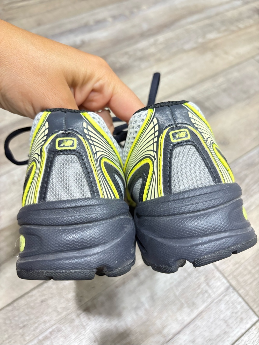New Balance 740v2 Phantom Firefly athletic shoes - Picture 5 of 7